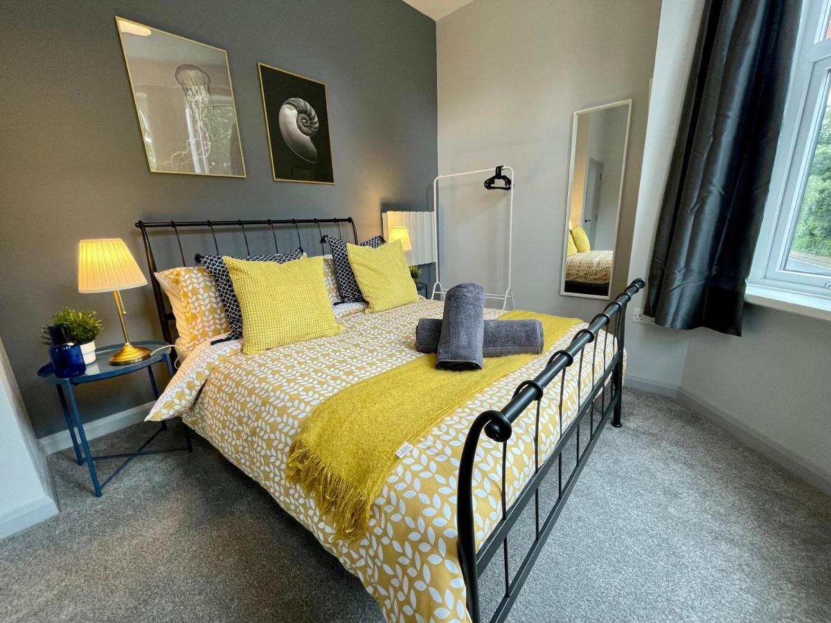 Trendy Stylish Apartment! - 5 Minute Walk To The Best Beach! - Great Location - Parking - Fast Wifi - Smart Tv - Newly Decorated - Sleeps Up To 6! Close To Bournemouth & Poole Town Centre & Sandbanks Exterior foto