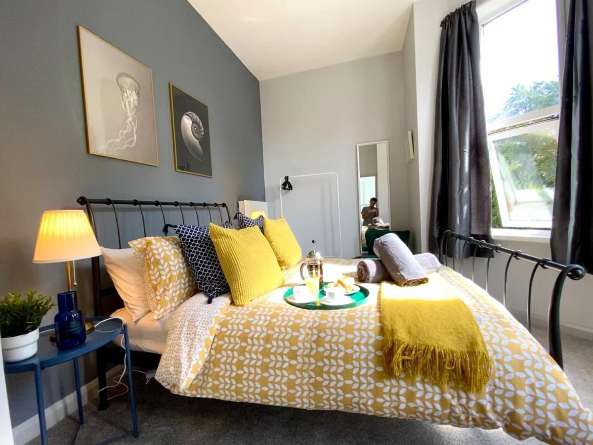 Trendy Stylish Apartment! - 5 Minute Walk To The Best Beach! - Great Location - Parking - Fast Wifi - Smart Tv - Newly Decorated - Sleeps Up To 6! Close To Bournemouth & Poole Town Centre & Sandbanks Exterior foto